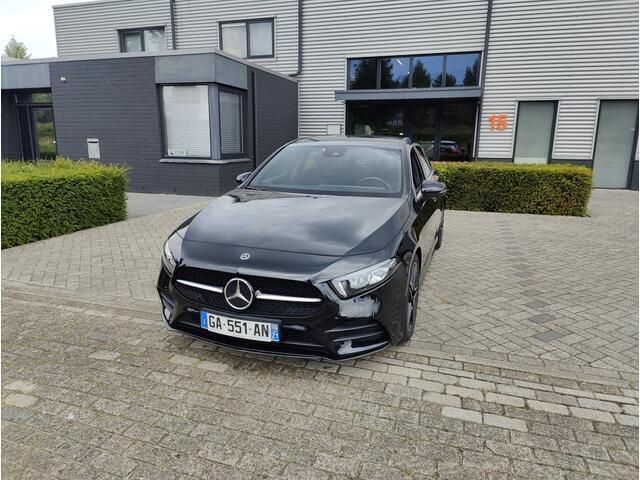Zwart Gebruikt 2020 Mercedes A180 AMG line Hatchback | € 24.500 - Afbeelding 1/4