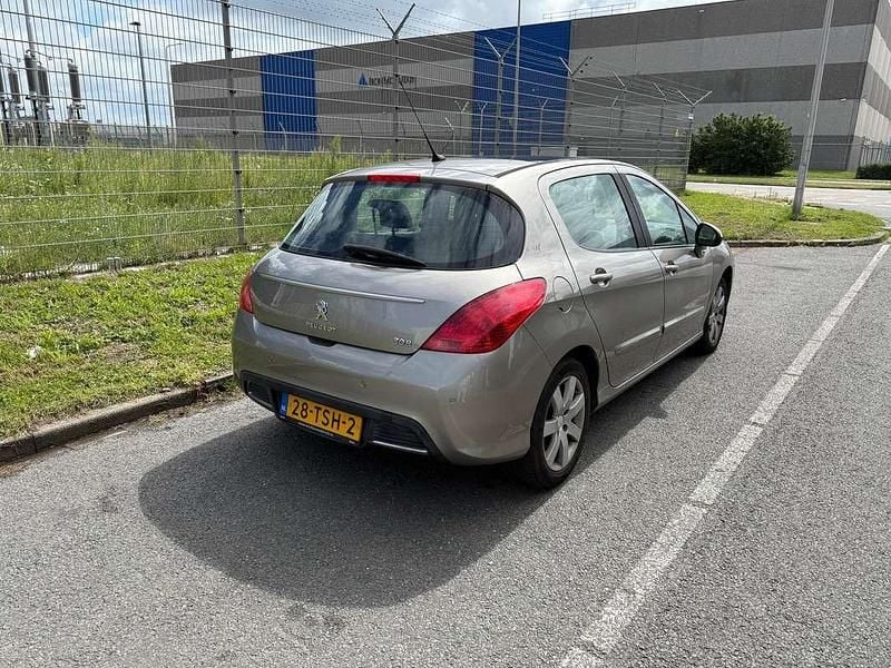Zilver Gebruikt 2012 Peugeot 308 Active MPV | € 2.650 (Goede deal) - Afbeelding 1/4