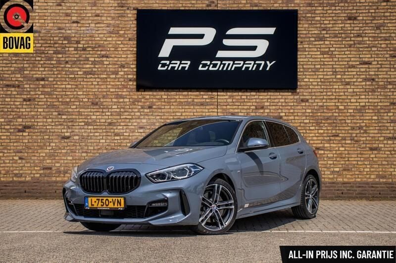 Grijs Gebruikt 2021 BMW 120 Executive Hatchback | € 28.950 (Goede deal) - Afbeelding 1/4