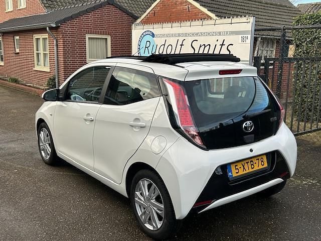 Occasion Toyota Aygo X-wave 69 PK (50 kW) 2014 Wit Hatchback