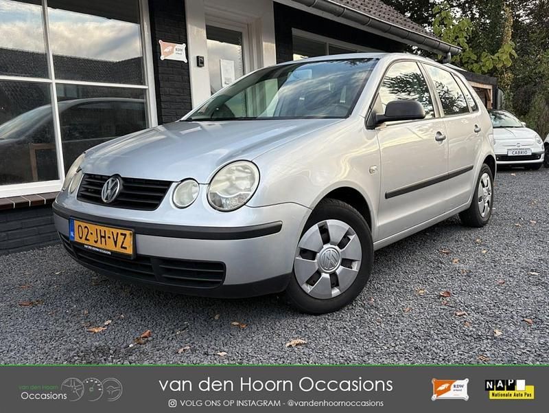 Grijs Gebruikt 2002 VW Polo Hatchback | € 1.499 (Eerlijke prijs) - Afbeelding 1/3