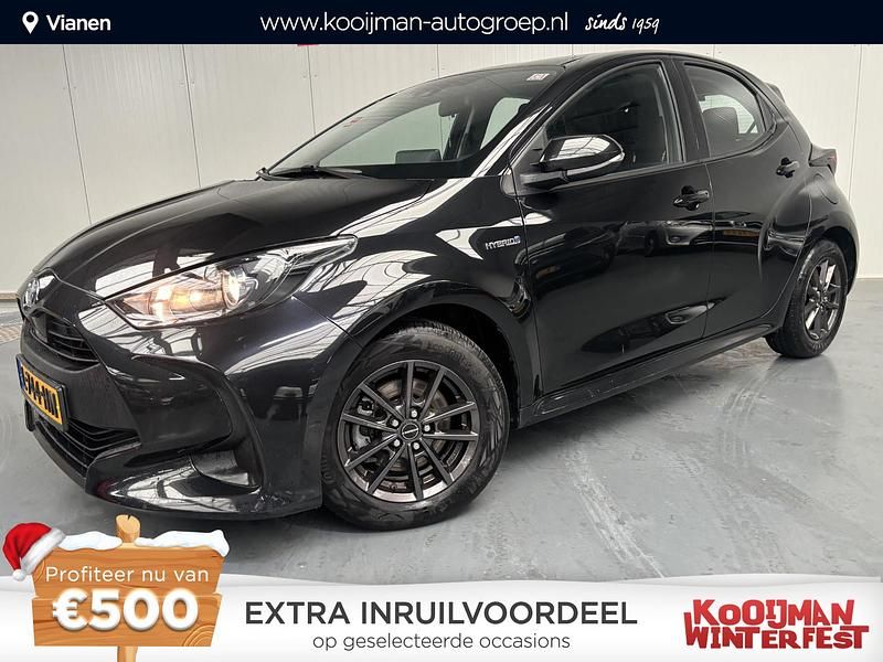 (209) Gebruikt 2021 Toyota Yaris Hybrid Active Hatchback | € 21.950 (Iets duurder) - Afbeelding 1/4