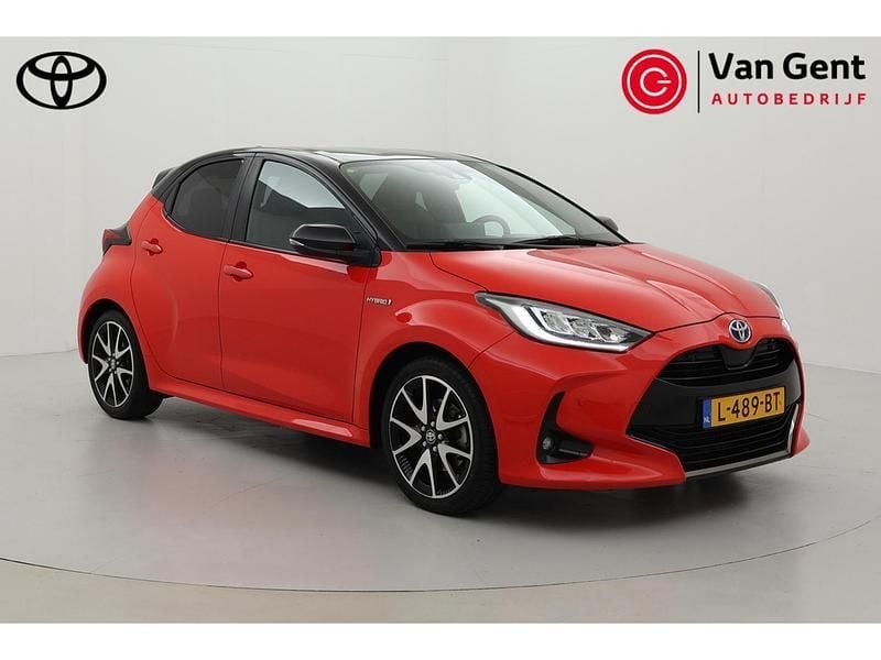 Rood Gebruikt 2021 Toyota Yaris Edition Hatchback | € 21.499 (Eerlijke prijs) - Afbeelding 1/4