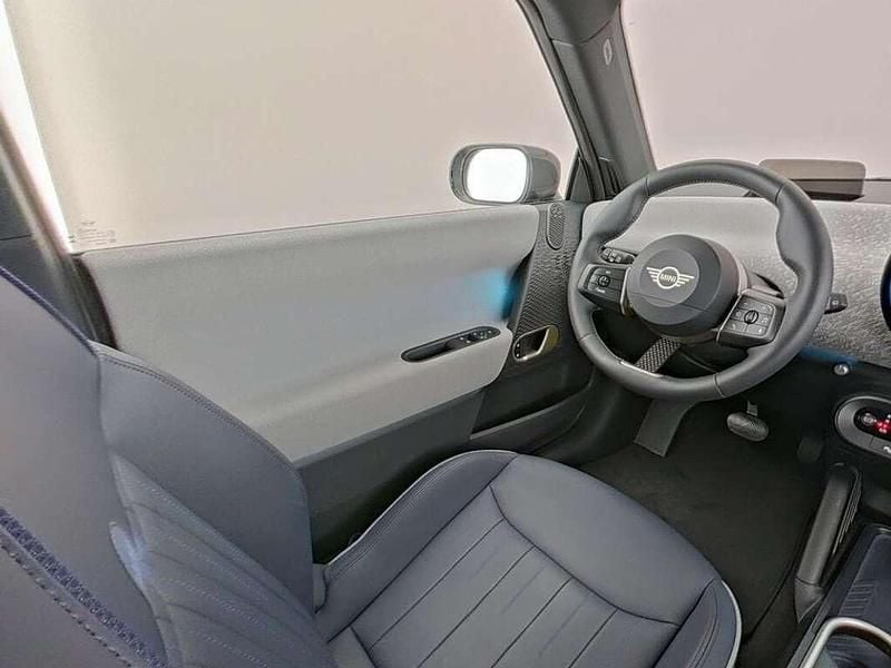 Occasion Mini Cooper Favoured 135 kW (184 PK) 2025 Grijs Hatchback