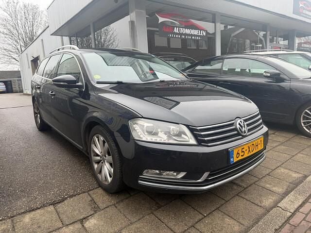 Zwart Occasion 2012 VW Passat Executive Stationwagen | € 3.999 (Duur) - Afbeelding 1/4