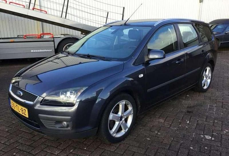Grijs Gebruikt 2006 Ford Focus Stationwagen | € 1.200 (Duur) - Afbeelding 1/4