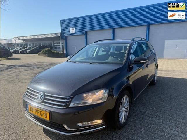 Zwart Gebruikt 2011 VW Passat Comfortline Stationwagen | € 4.950 (Eerlijke prijs) - Afbeelding 1/4