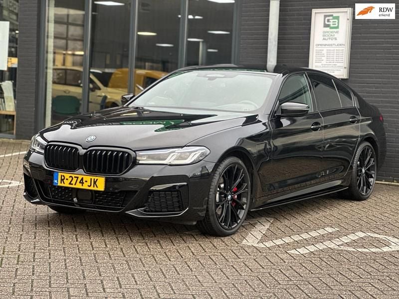 Zwart Gebruikt 2022 BMW 530 Sedan | € 33.995 (Eerlijke prijs) - Afbeelding 1/4
