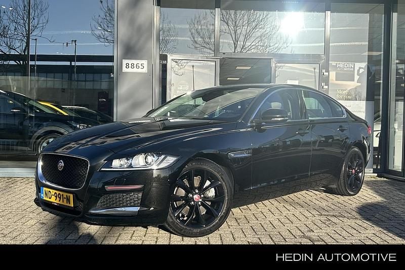 Zwart Gebruikt 2017 Jaguar XF Portfolio Sedan | € 23.895 (Eerlijke prijs) - Afbeelding 1/4