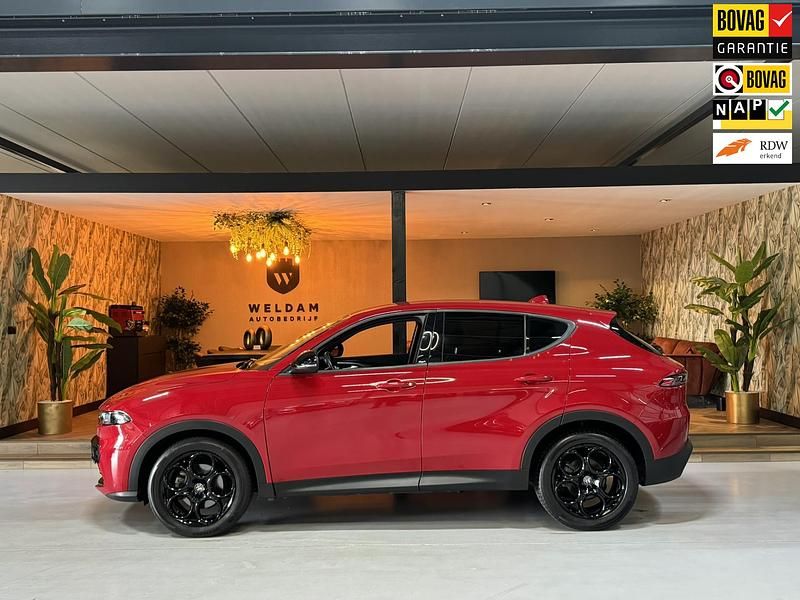 Rood Gebruikt 2022 Alfa Romeo Tonale Sprint SUV | € 28.985 (Duur) - Afbeelding 1/4