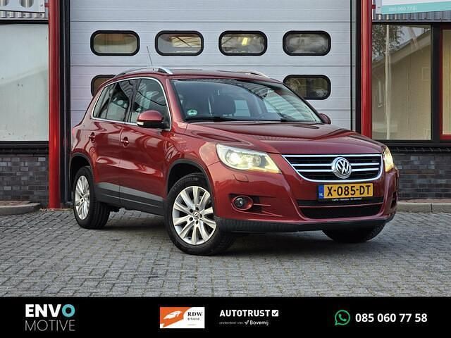 Rood Gebruikt 2008 VW Tiguan Sport SUV | € 7.450 (Eerlijke prijs) - Afbeelding 1/4