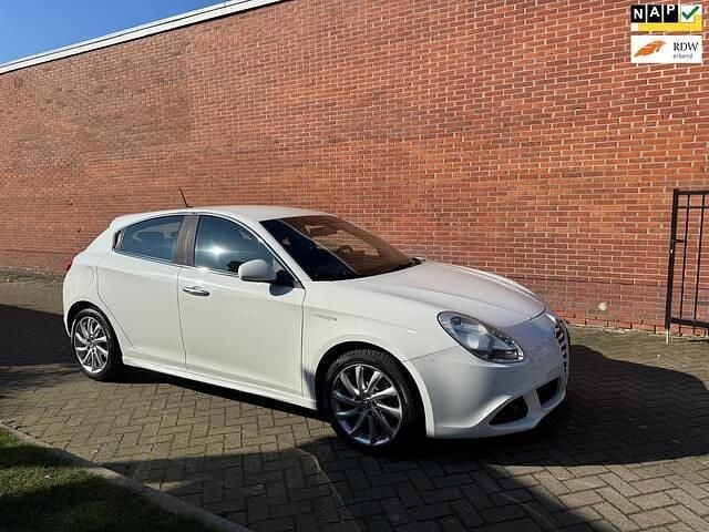 Occasion Alfa Romeo Giulietta Distinctive 170 PK (125 kW) 2011 Wit Hatchback