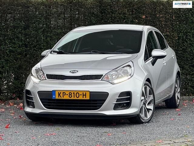 Grijs Gebruikt 2016 Kia Rio Hatchback | € 9.750 (Iets duurder) - Afbeelding 1/4