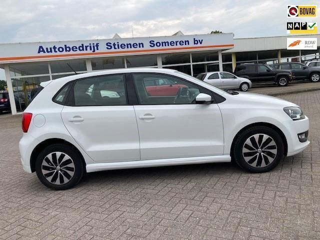 Wit Gebruikt 2014 VW Polo Hatchback | € 6.950 - Afbeelding 1/4