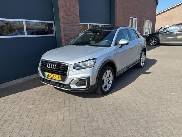 Grijs Gebruikt 2018 Audi Q2 SUV | € 19.950 (Eerlijke prijs) - Afbeelding 1/4