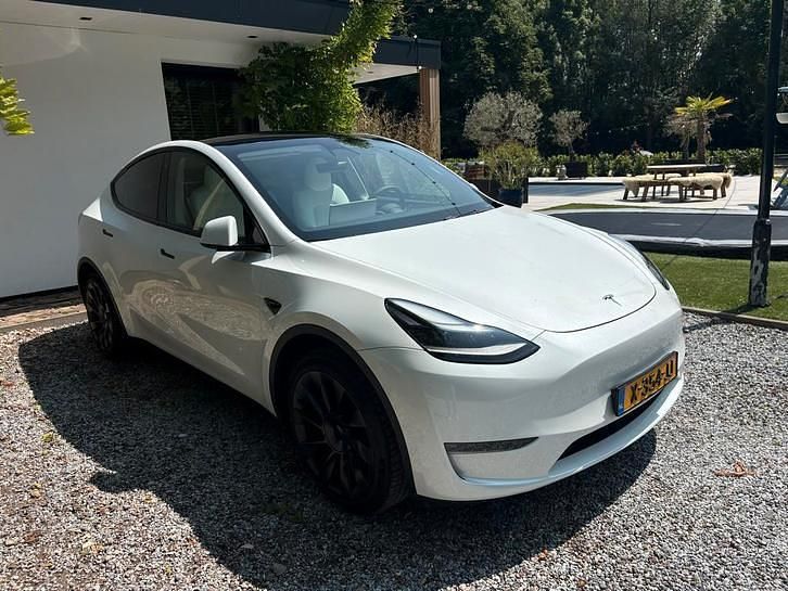 Occasion 2023 Tesla Model Y SUV | € 35.000 (Eerlijke prijs) - Afbeelding 1/4