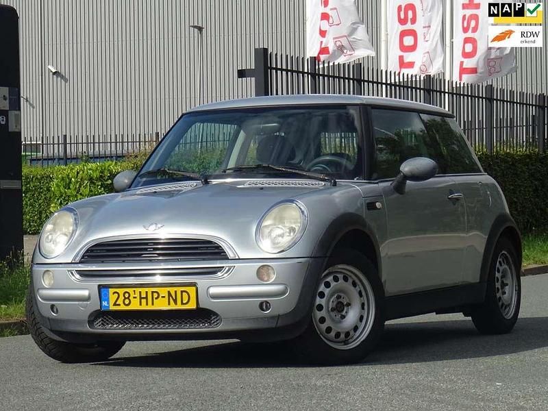 Grijs Gebruikt 2001 Mini ONE Salt Hatchback | € 1.699 (Eerlijke prijs) - Afbeelding 1/4