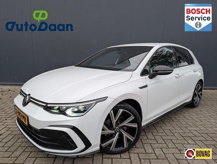 Wit Gebruikt 2022 VW Golf VIII Business+ Hatchback | € 26.450 (Eerlijke prijs) - Afbeelding 1/4