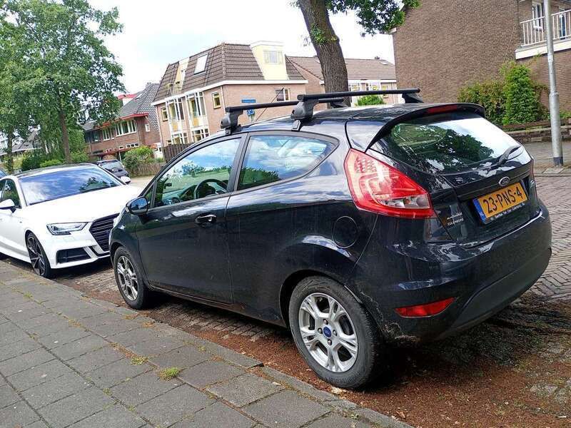 Zwart Gebruikt 2011 Ford Fiesta Limited Hatchback | € 3.500 (Eerlijke prijs) - Afbeelding 1/4