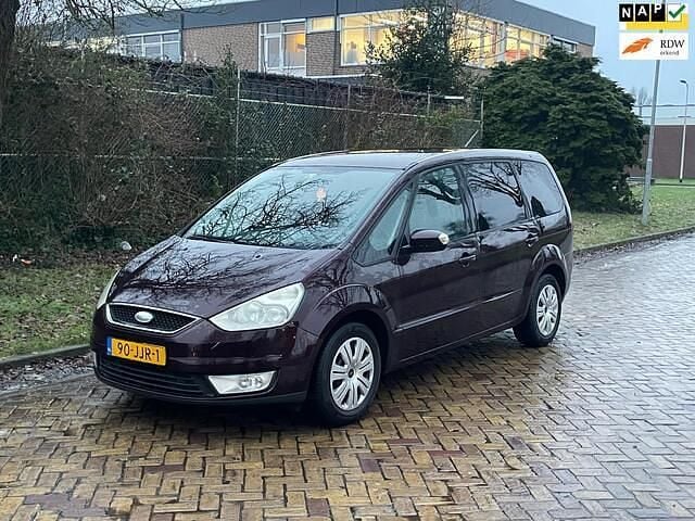 Paars Occasion 2009 Ford Galaxy Trend MPV | € 3.249 (Eerlijke prijs) - Afbeelding 1/4