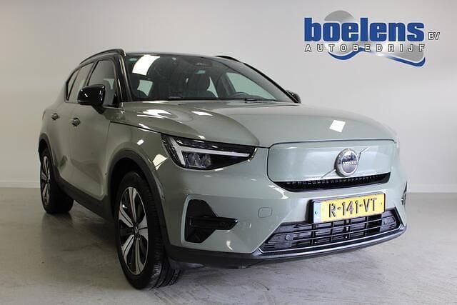 Groen Gebruikt 2022 Volvo XC40 Plus SUV | € 23.948 (Eerlijke prijs) - Afbeelding 1/4