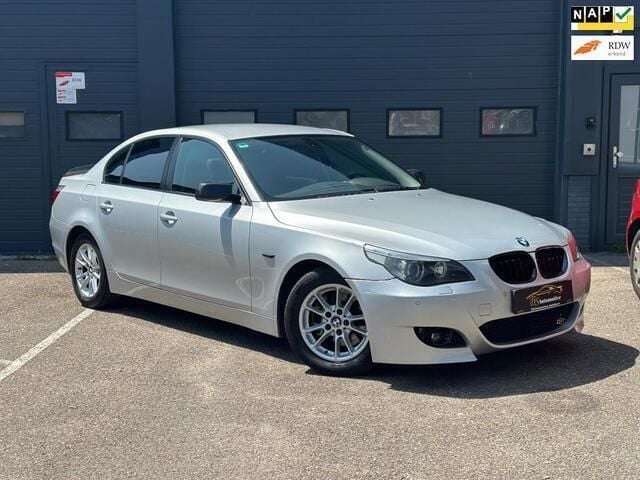 Grijs Gebruikt 2003 BMW 530 Executive Sedan | € 7.950 (Eerlijke prijs) - Afbeelding 1/4