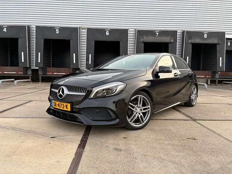 Zwart Gebruikt 2017 Mercedes A160 AMG line Hatchback | € 17.600 (Eerlijke prijs) - Afbeelding 1/4