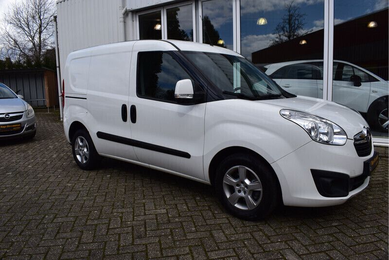 Wit Gebruikt 2019 Opel Combo Sport MPV | € 6.750 (Eerlijke prijs) - Afbeelding 1/4