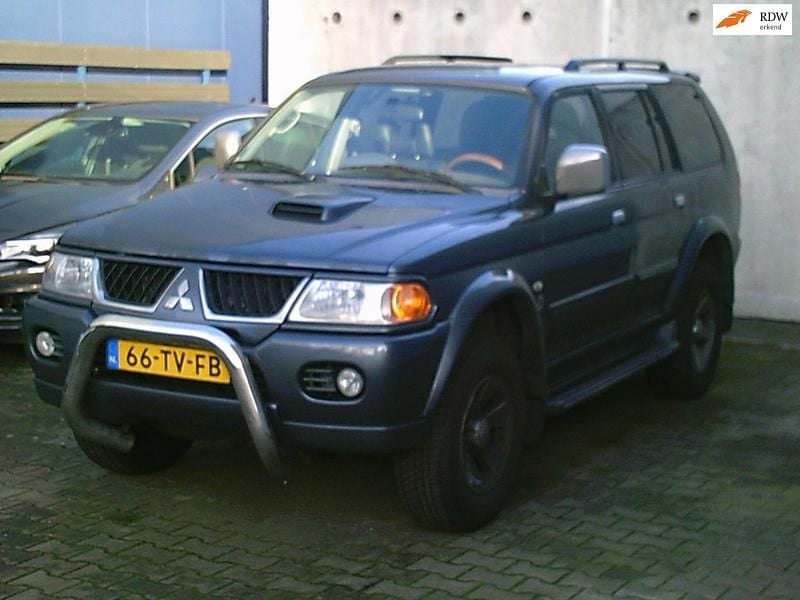 Grijs Gebruikt 2007 Mitsubishi Pajero Intense SUV | € 3.750 - Afbeelding 1/4