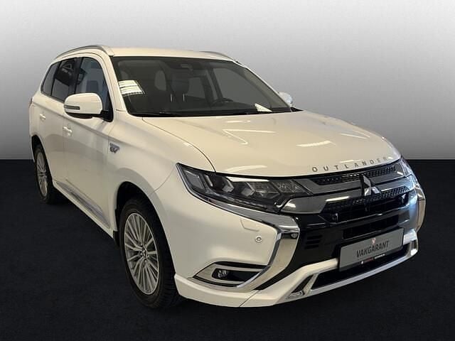 Occasion Mitsubishi Outlander Intense+ 135 PK (99 kW) 2020 Wit SUV