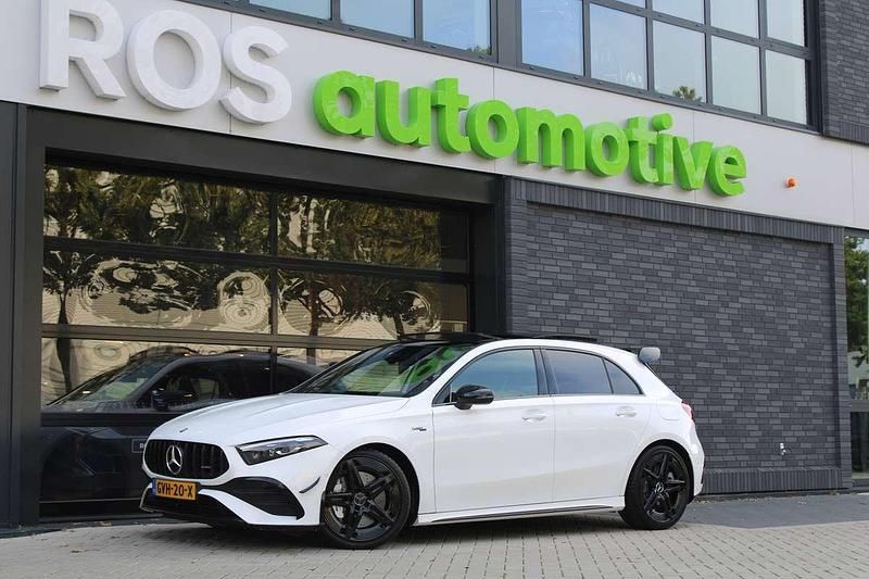Wit Gebruikt 2023 Mercedes A35 AMG AMG Hatchback | € 57.950 (Duur) - Afbeelding 1/4
