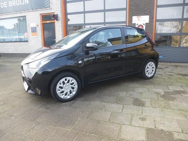 Occasion Toyota Aygo 72 PK (52 kW) 2019 Zwart Hatchback