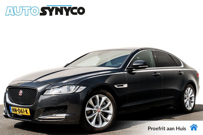 Grijs Gebruikt 2015 Jaguar XF Portfolio Sedan | € 23.450 (Eerlijke prijs) - Afbeelding 1/4