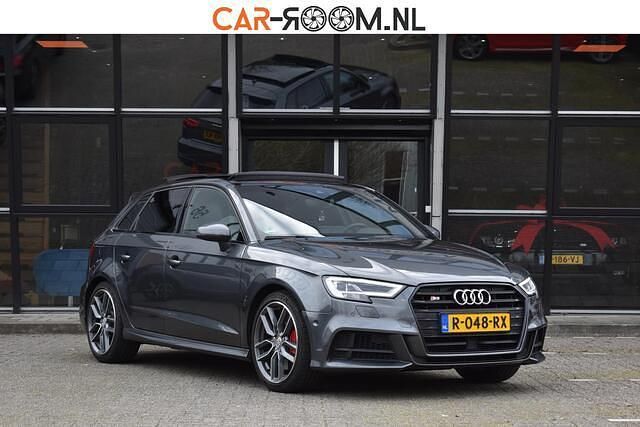 Grijs Gebruikt 2017 Audi S3 Sportback Basis Hatchback | € 26.950 - Afbeelding 1/4