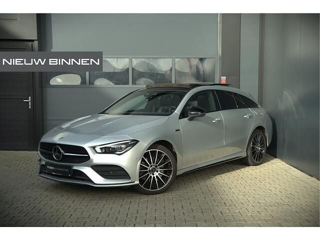 Grijs Gebruikt 2021 Mercedes CLA250 Shooting Brake AMG line Stationwagen | € 28.740 (Eerlijke prijs) - Afbeelding 1/4
