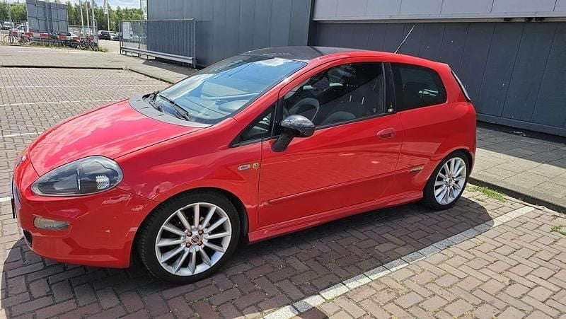 Gebruikt 2014 Fiat Punto Racing Hatchback | € 4.500 (Goede deal) - Afbeelding 1/4