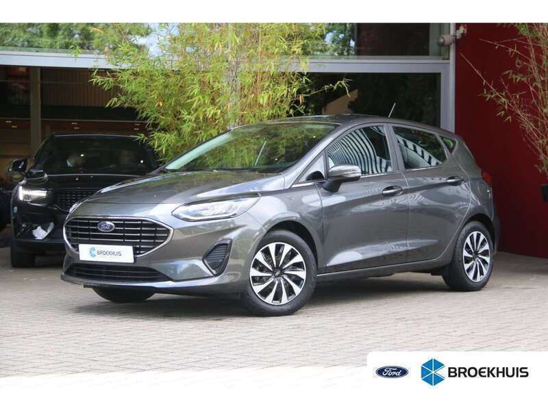 Grijs Gebruikt 2023 Ford Fiesta Titanium Hatchback | € 16.700 (Goede deal) - Afbeelding 1/4