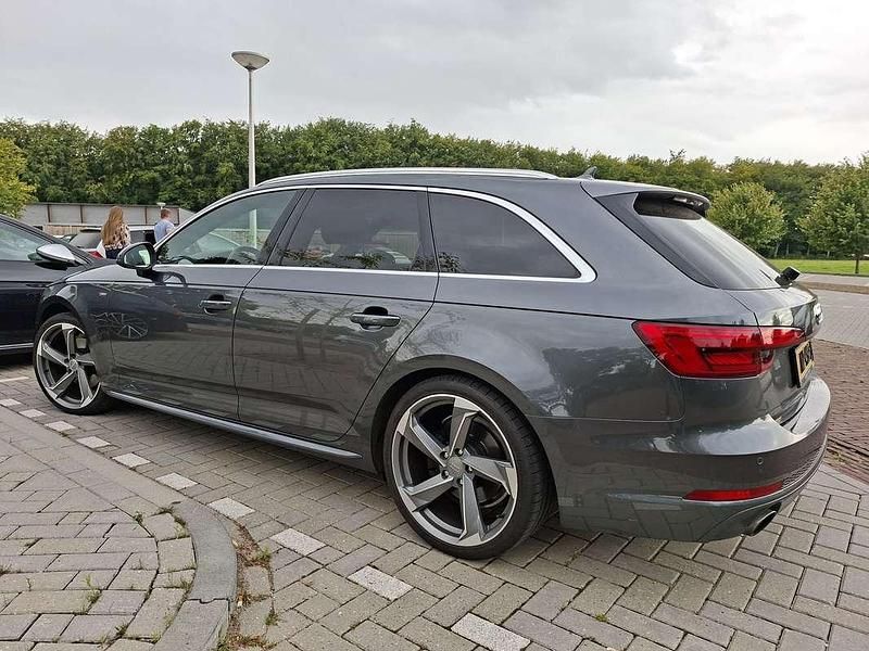 Grijs Gebruikt 2017 Audi A4 Stationwagen | € 17.999 (Iets duurder) - Afbeelding 1/4