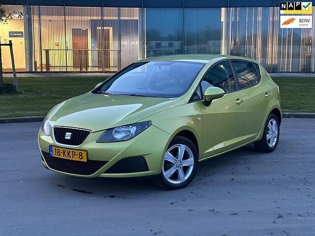 Geel Gebruikt 2010 Seat Ibiza Hatchback | € 4.395 (Eerlijke prijs) - Afbeelding 1/4