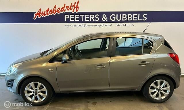 Bruin Gebruikt 2013 Opel Corsa Design Edition Hatchback | € 5.845 (Iets duurder) - Afbeelding 1/4