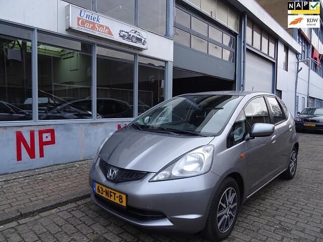 Grijs Gebruikt 2010 Honda Jazz Trend Hatchback | € 3.950 (Eerlijke prijs) - Afbeelding 1/4