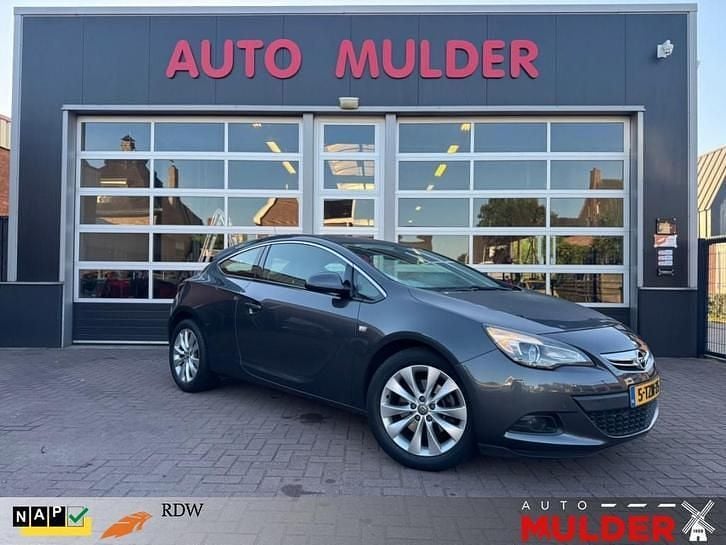Grijs Gebruikt 2012 Opel Astra GTC Sport Hatchback | € 7.250 (Eerlijke prijs) - Afbeelding 1/3