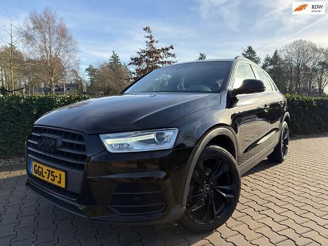Zwart (metallic) Occasion 2018 Audi Q3 Sport SUV | € 19.900 (Super prijs) - Afbeelding 1/4