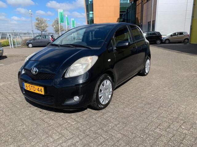 Zwart Gebruikt 2009 Toyota Yaris Comfort Hatchback | € 3.450 (Eerlijke prijs) - Afbeelding 1/4