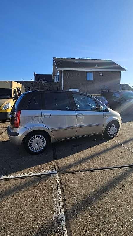 Occasion Lancia Musa 95 PK (69 kW) 2007 Beige MPV