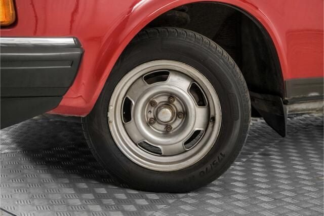 Occasion Volvo 240 113 PK (83 kW) 1987 Rood Sedan