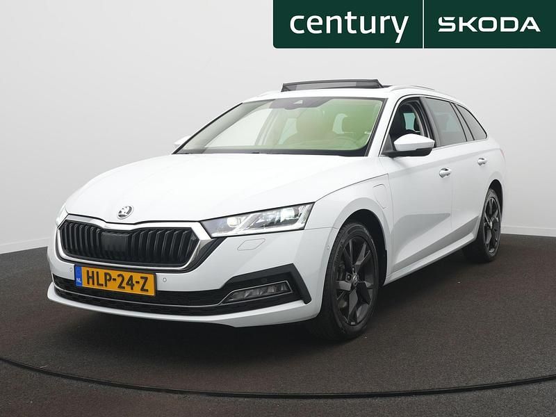 Wit Gebruikt 2022 Skoda Octavia Business Line Stationwagen | € 24.795 (Eerlijke prijs) - Afbeelding 1/4