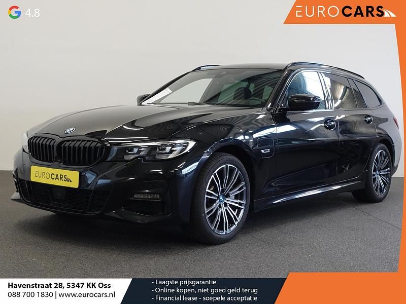 Zwart Gebruikt 2022 BMW 330e M Sport Stationwagen | € 36.450 (Iets duurder) - Afbeelding 1/4