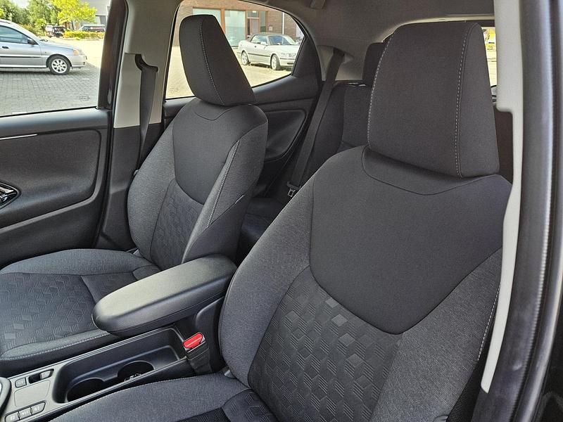 Nieuw Toyota Yaris Hybrid 116 PK (85 kW) 2025 Zwart Hatchback