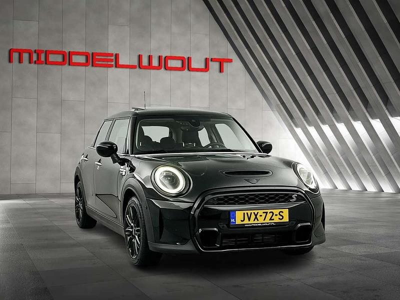 Occasion Mini Cooper S 180 PK (132 kW) 2022 Zwart (metallic) Hatchback